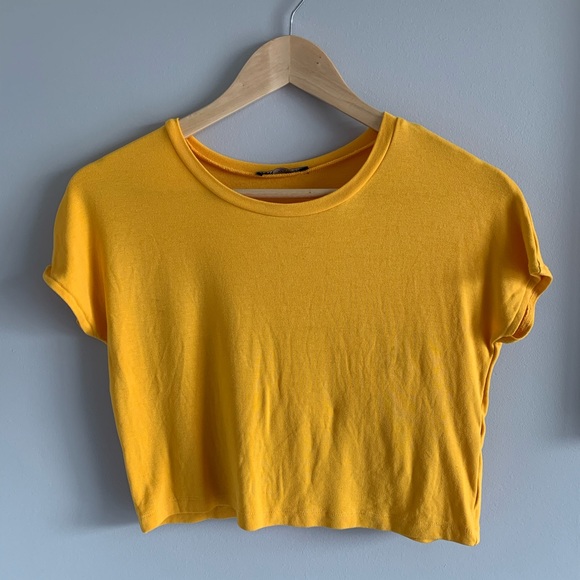 Yellow short sleeve cropped top from Zara - Picture 2 of 2